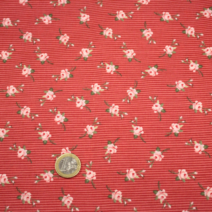 Tissu popeline coton fines fleurs roses sur fines rayures rouges et roses - Collection britannique - TissusPapi.com