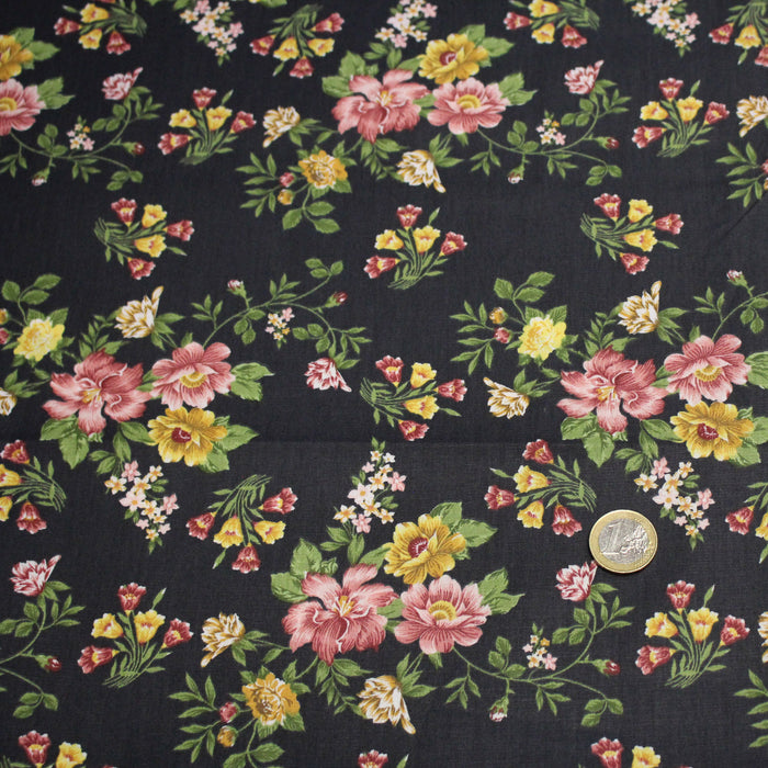 Tissu popeline coton gris aux fleurs roses et jaunes - Collection britannique - TissusPapi.com
