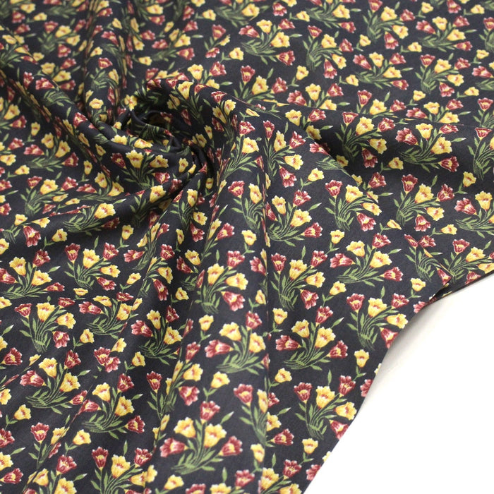 Tissu popeline coton gris aux petites fleurs roses et jaunes - Collection britannique - TissusPapi.com