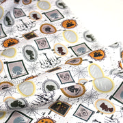 Tissu coton blanc aux cadres, photos et toiles d'araignée d'un manoir hanté - Collection Halloween - OEKO - TEX - TissusPapi.com