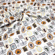 Tissu coton blanc aux cadres, photos et toiles d'araignée d'un manoir hanté - Collection Halloween - OEKO - TEX - TissusPapi.com