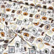 Tissu coton blanc aux cadres, photos et toiles d'araignée d'un manoir hanté - Collection Halloween - OEKO - TEX - TissusPapi.com