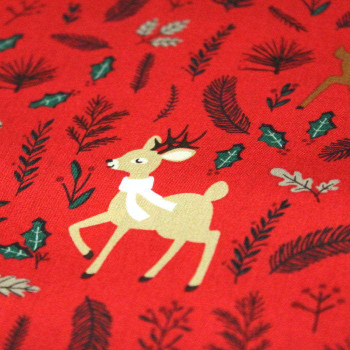 Tissu de coton de Noël rouge aux faons Bambi, lapins, rennes et feuilles de houx - COLLECTION NOËL - OEKO-TEX