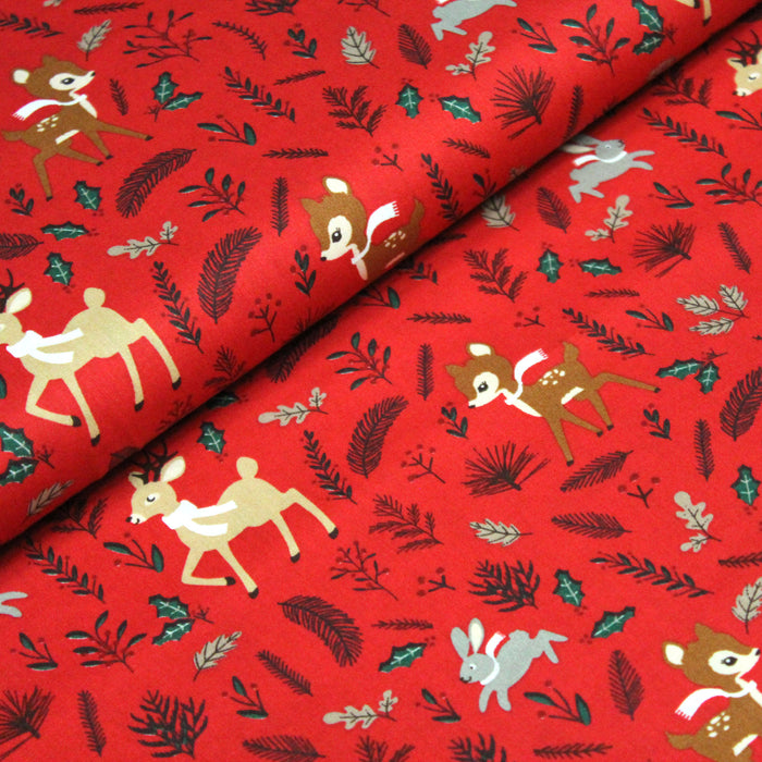 Tissu de coton de Noël rouge aux faons Bambi, lapins, rennes et feuilles de houx - COLLECTION NOËL - OEKO-TEX