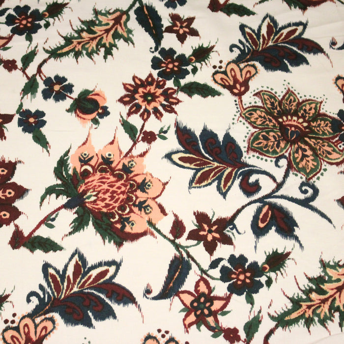 Tissu coton jacquard INDIENNES écru aux fleurs bleues, vertes, corail et bordeaux - Fabrication italienne - TissusPapi.com