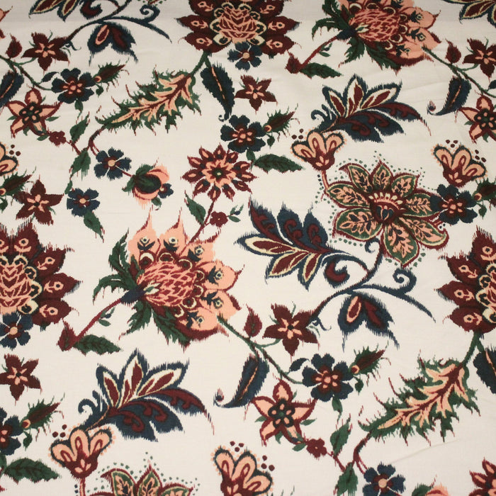 Tissu coton jacquard INDIENNES écru aux fleurs bleues, vertes, corail et bordeaux - Fabrication italienne - TissusPapi.com