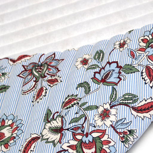 Tissu matelassé RAIPUR imprimé indienne fleurie et fond fines rayures bleu ciel - OEKO-TEX STANDARD 100 - TissusPapi.com