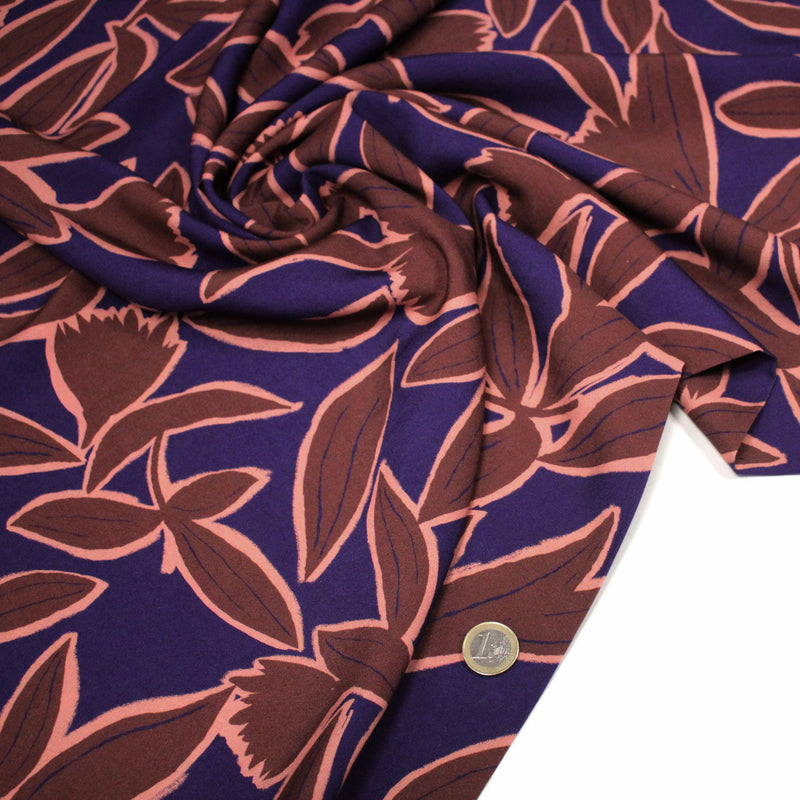 Tissu Viscose fluide KERA, aux fleurs marron chocolat et bleu marine - OEKO - TEX - TissusPapi.com