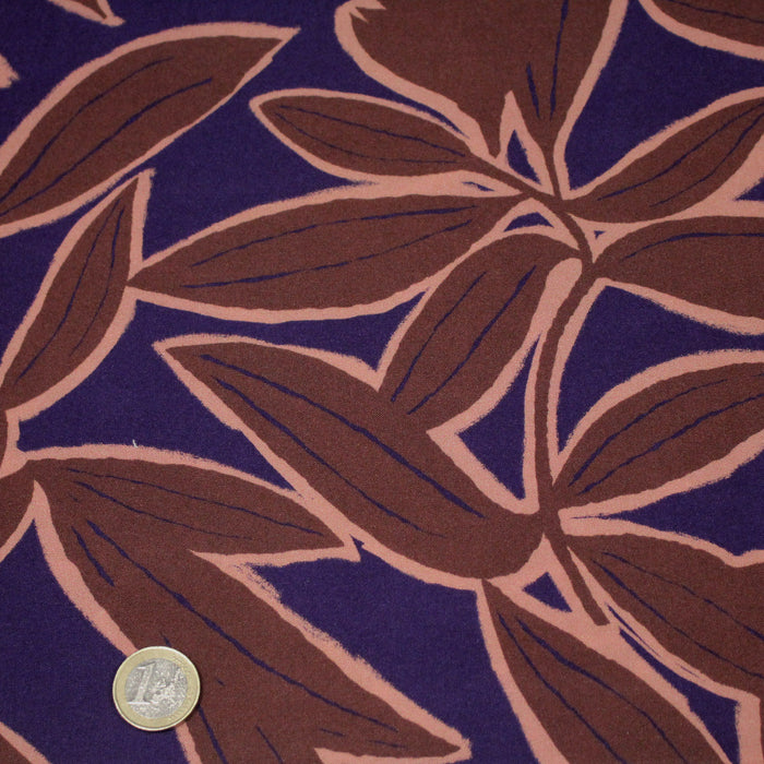 Tissu Viscose fluide KERA, aux fleurs marron chocolat et bleu marine - OEKO-TEX