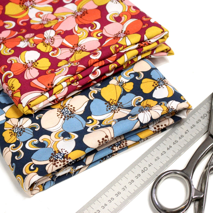Tissu viscose fluide fleurs seventies : tons prune ou tons bleu - OEKO-TEX STANDARD 100