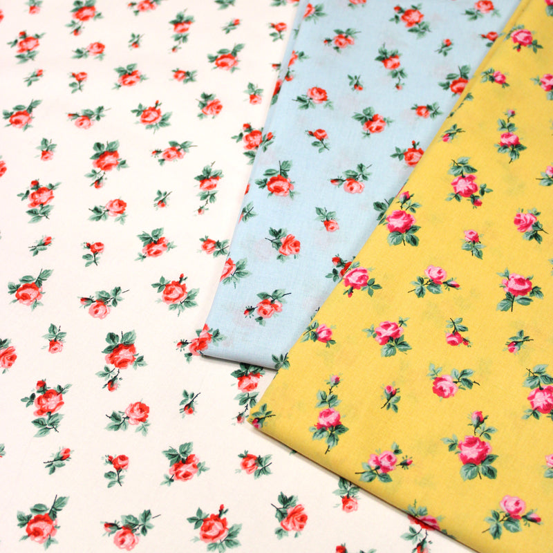 Tissu cotonnade COTTAGE aux fines fleurs britanniques : trois fonds : bleu ciel, jaune, blanc - OEKO-TEX STANDARD 100