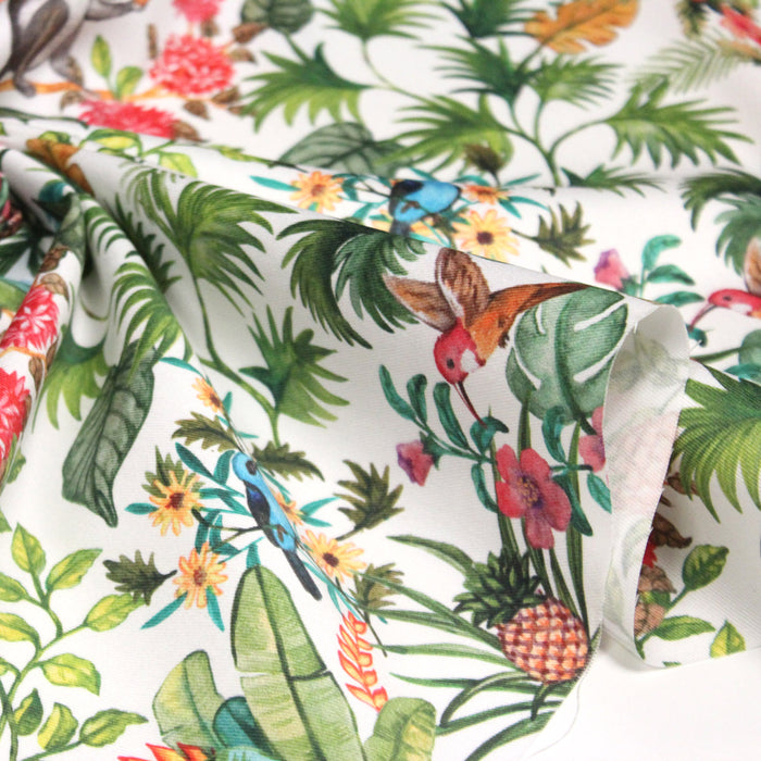 Tissu gabardine de coton LUXE imprimée motif forêt luxuriante, petits singes et colibris