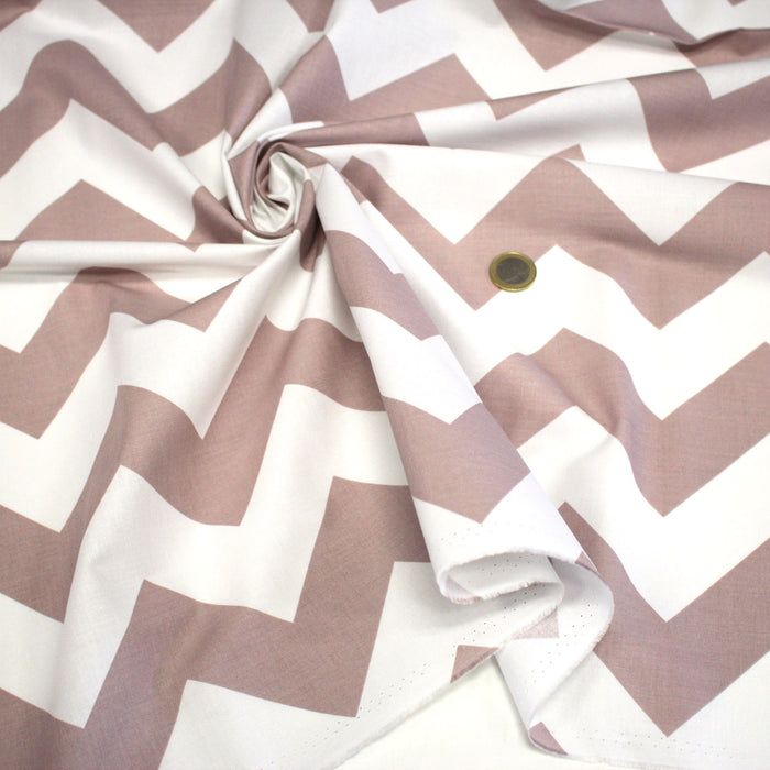 Tissu cotonnade, chevrons taupe clair et blancs