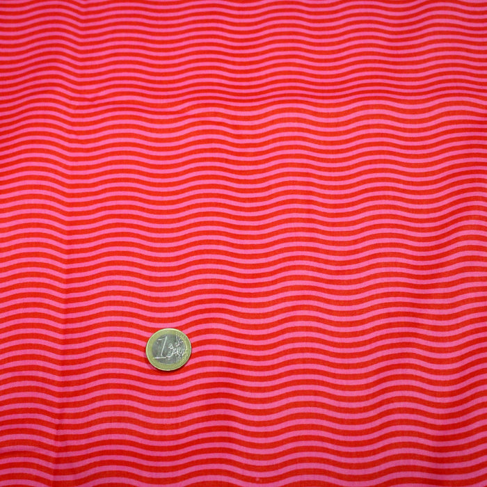 Tissu popeline coton lignes & vagues rose fuchsia et rouges - TissusPapi.com