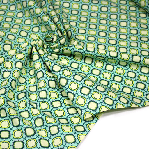 Tissu popeline coton vert aux formes géométriques vertes et jaunes - TissusPapi.com