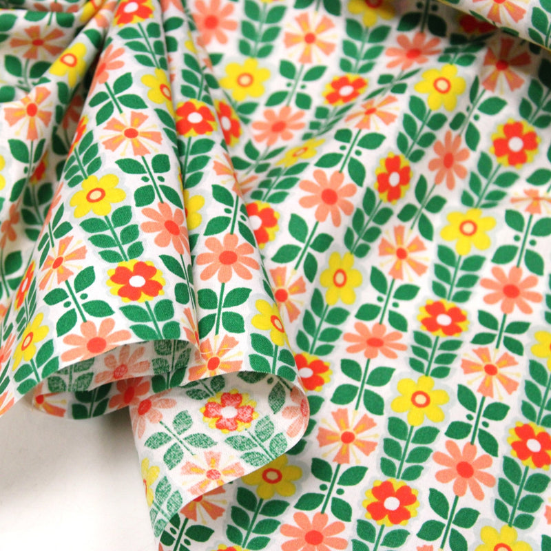 Tissu cotonnade SEVENTIES petites fleurs géométriques : rose/jaune/ocre ou vert/jaune/rose - OEKO-TEX STANDARD 100 - TissusPapi.com