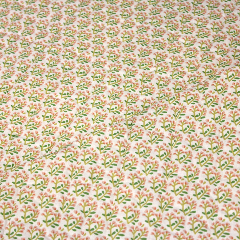 Tissu Matelassé coton au patchwork de motifs fleuris et verso fleuri écru - OEKO - TEX - TissusPapi.com