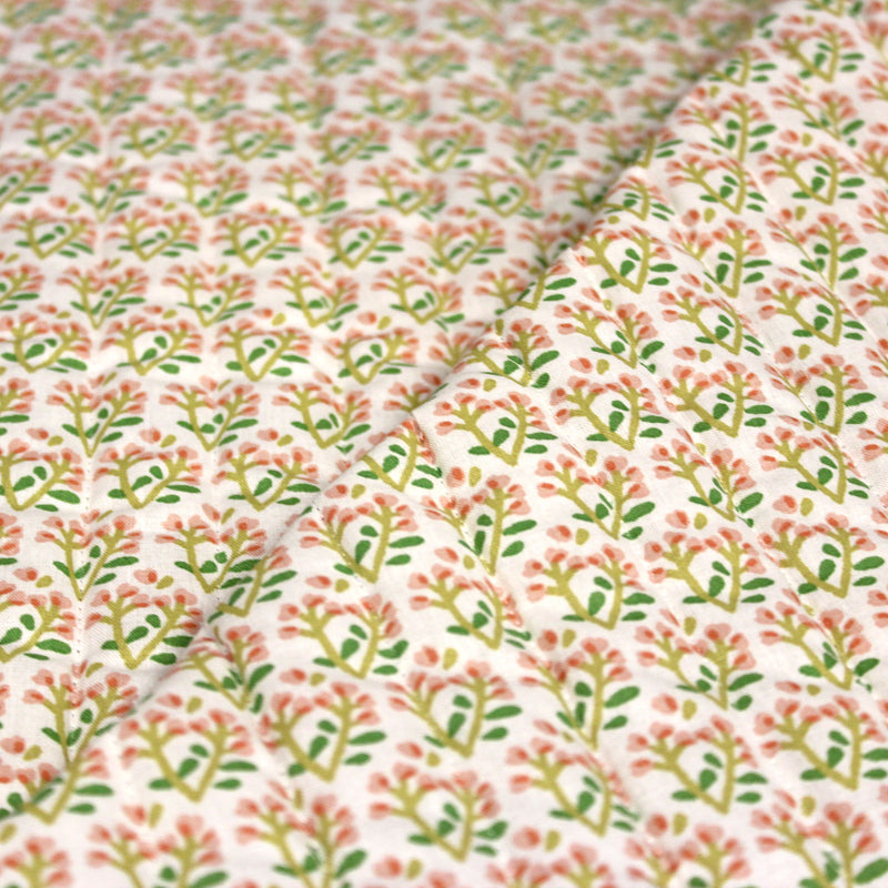 Tissu Matelassé coton au patchwork de motifs fleuris et verso fleuri écru - OEKO - TEX - TissusPapi.com