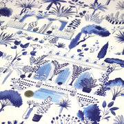 Tissu coton demi - natté TOILE DE JOUY MODERNE JARDIN MAJORELLE, tons blancs et bleus - TissusPapi.com