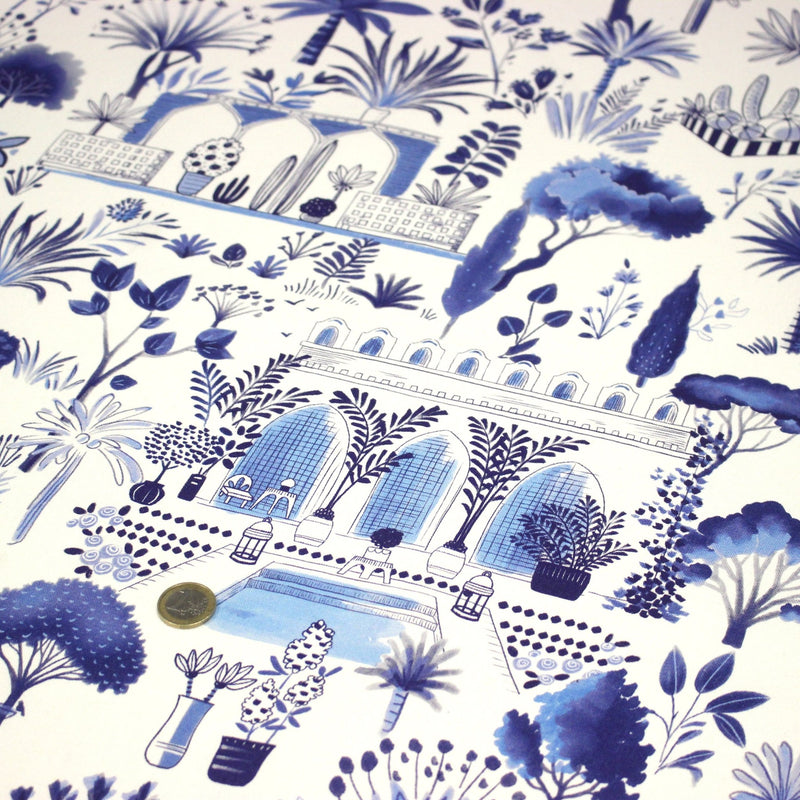 Tissu coton demi - natté TOILE DE JOUY MODERNE JARDIN MAJORELLE, tons blancs et bleus - TissusPapi.com