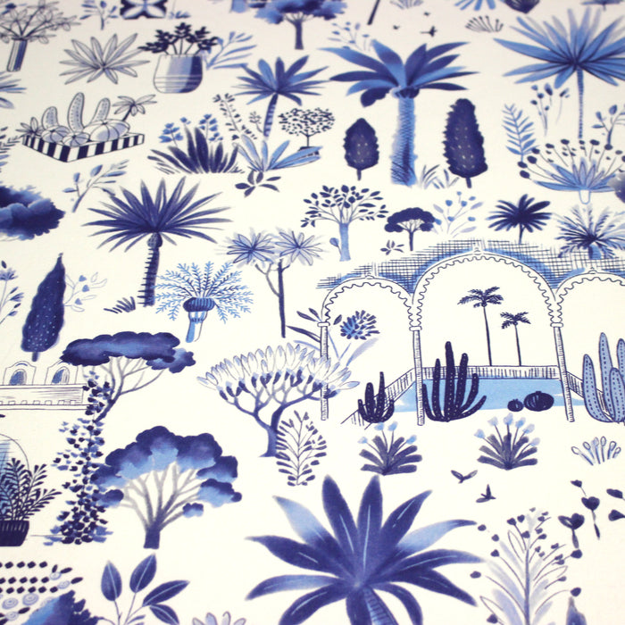 Tissu coton demi-natté TOILE DE JOUY MODERNE JARDIN MAJORELLE, tons blancs et bleus