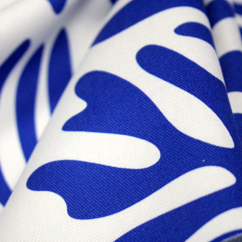 Tissu gabardine imprimée SILHOUETTE : trois motifs bleus et blancs - OEKO - TEX STANDARD 100 - TissusPapi.com