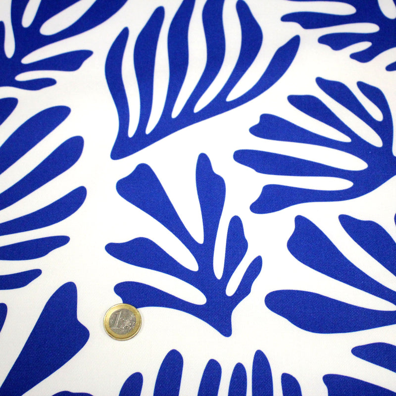 Tissu gabardine imprimée SILHOUETTE : trois motifs bleus et blancs - OEKO - TEX STANDARD 100 - TissusPapi.com