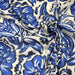 Tissu voile de coton imprimé INDIENNES écru aux fleurs bleues et marine - TissusPapi.com