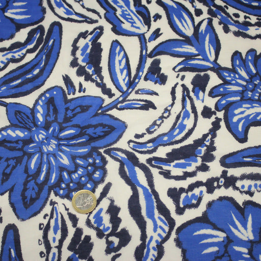 Tissu voile de coton imprimé INDIENNES écru aux fleurs bleues et marine - TissusPapi.com