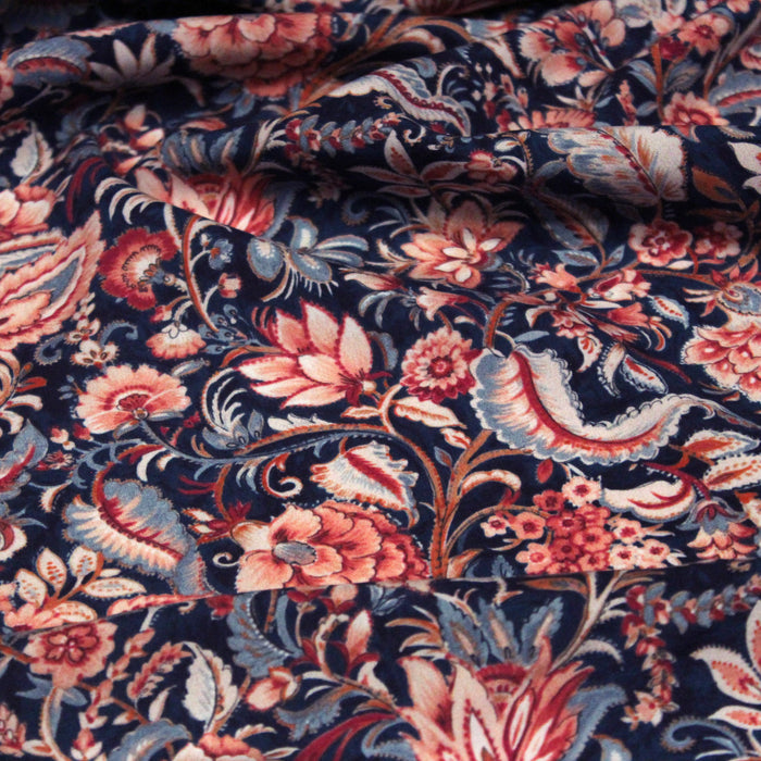 Tissu viscose fluide motif de toile indienne aux fleurs rouges et bleues - COLLECTION KALAMKARI - OEKO-TEX