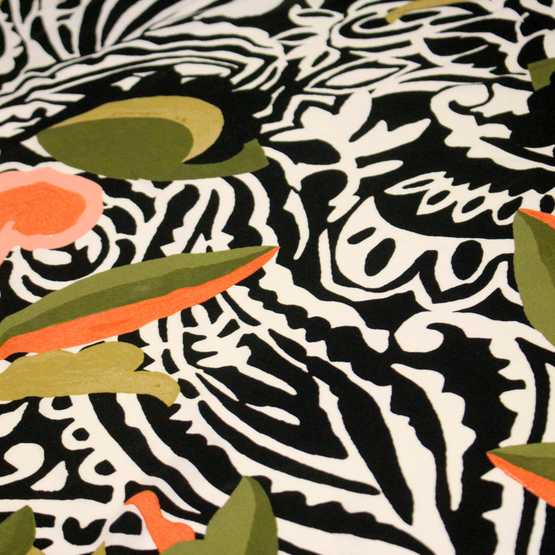 Tissu viscose fluide COMPORTA, motif graphique noir blanc, fleuri vert rose corail - Fabrication française - TissusPapi.com