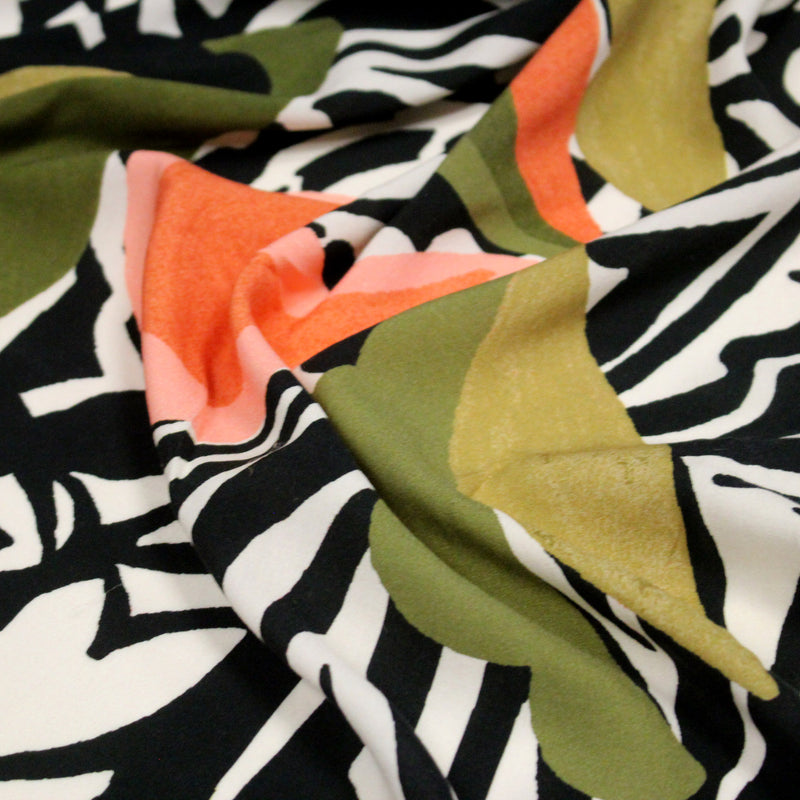 Tissu viscose fluide COMPORTA, motif graphique noir blanc, fleuri vert rose corail - Fabrication française - TissusPapi.com