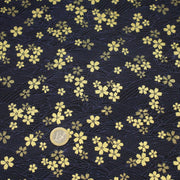 Tissu coton motif japonais vagues & fleurs sakura dorées : Bleu ou rouge - COLLECTION JAPON DORÉ - TissusPapi.com