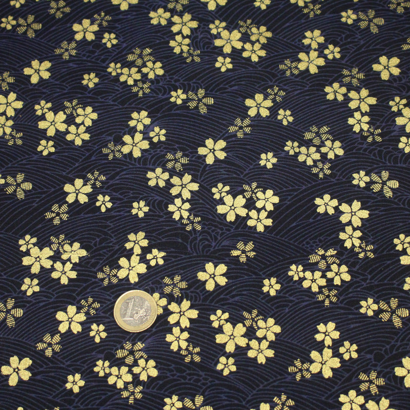 Tissu coton motif japonais vagues & fleurs sakura dorées : Bleu ou rouge - COLLECTION JAPON DORÉ - TissusPapi.com