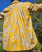 Tissu coton fin imprimé INDIENNES, jaune safran aux fleurs bleues et écrues, esprit Toile de Jouy - TissusPapi.com