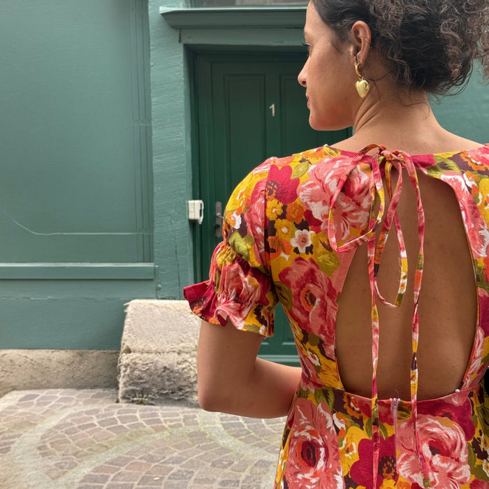 Tissu gabardine coton imprimée fleuri Vintage jaune, rouge, rose - OEKO - TEX STANDARD 100 - TissusPapi.com