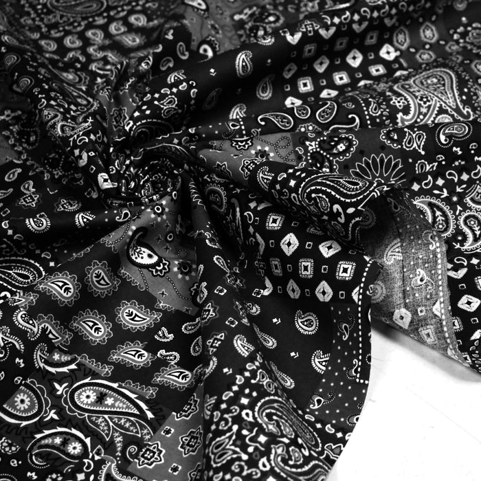 Tissu cotonnade, motif BANDANA paisley : rouge / bleu / vert / noir - OEKO - TEX STANDARD 100 - TissusPapi.com
