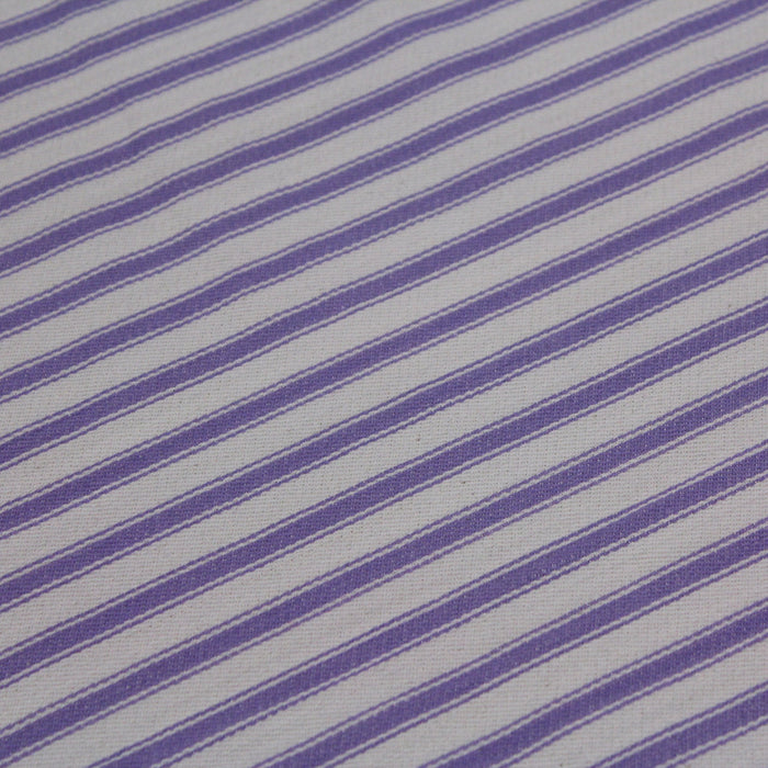 Tissu toile à matelas de coton CARNAC aux rayures mauves, fond gris clair - tissuspapi