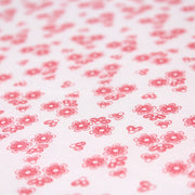 Tissu popeline de coton BLANDINE aux fleurs rouge fraise, fond blanc - TissusPapi.com
