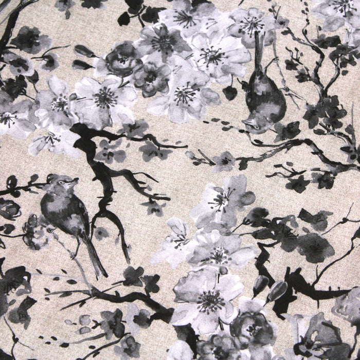 Tissu de coton motif jardin japonais GUNMA aux oiseaux et fleurs de cerisier noir et blanc sur fond lin