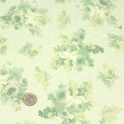 Tissu popeline coton WIMBLEDON, fond nid d'abeille & fleurs vert pistache, motif britannique - TissusPapi.com