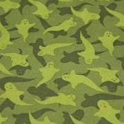 Tissu popeline de coton aux fantômes verts, fond vert - COLLECTION HALLOWEEN - TissusPapi.com