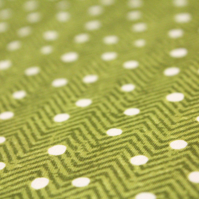 Tissu popeline de coton aux chevrons verts et petits pois écrus 6mm