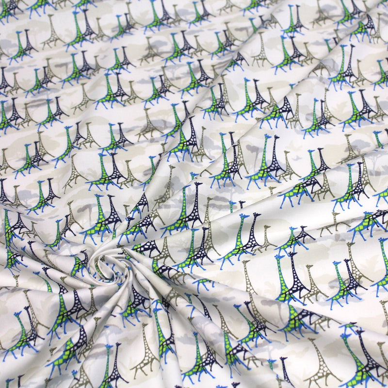 Tissu popeline de coton aux girafes bleues & baobab, fond blanc - TissusPapi.com