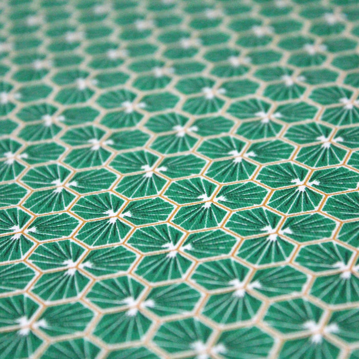 Tissu de coton motif traditionnel japonais géométrique KIKKO vert prairie - Oeko-Tex - tissuspapi