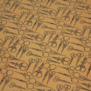 Tissu popeline de coton LA COUTURE, les ciseaux, fond ocre - TissusPapi.com