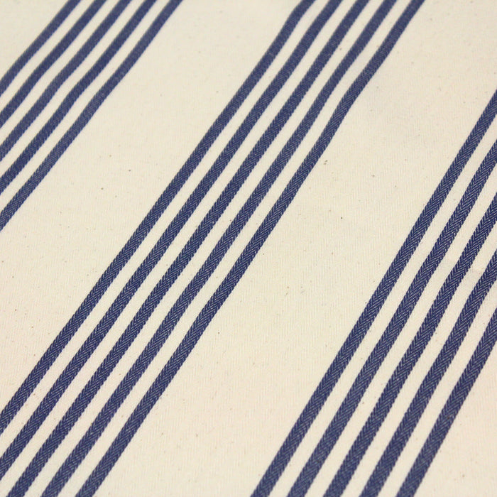 Tissu toile à matelas de coton LE TOUQUET aux rayures bleues, fond écru - tissuspapi