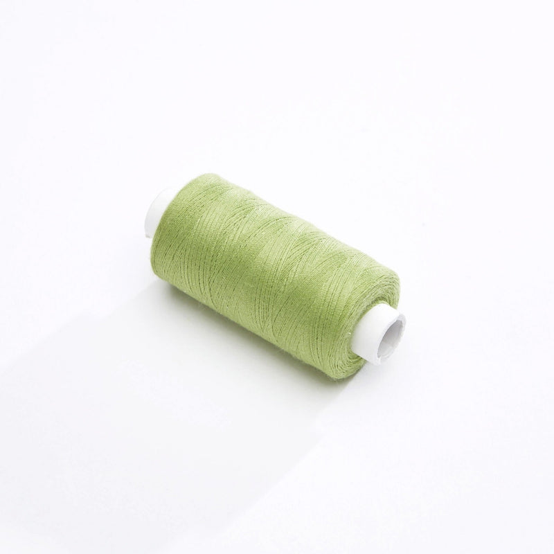 Bobine de fil vert pistache - 500m - Fabrication française - Oeko - Tex - TissusPapi.com
