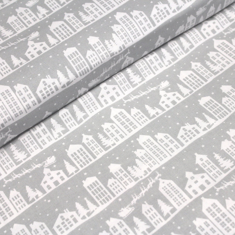Tissu de coton de Noël scandinave aux maisons scandinaves blanches, fond gris - TissusPapi.com
