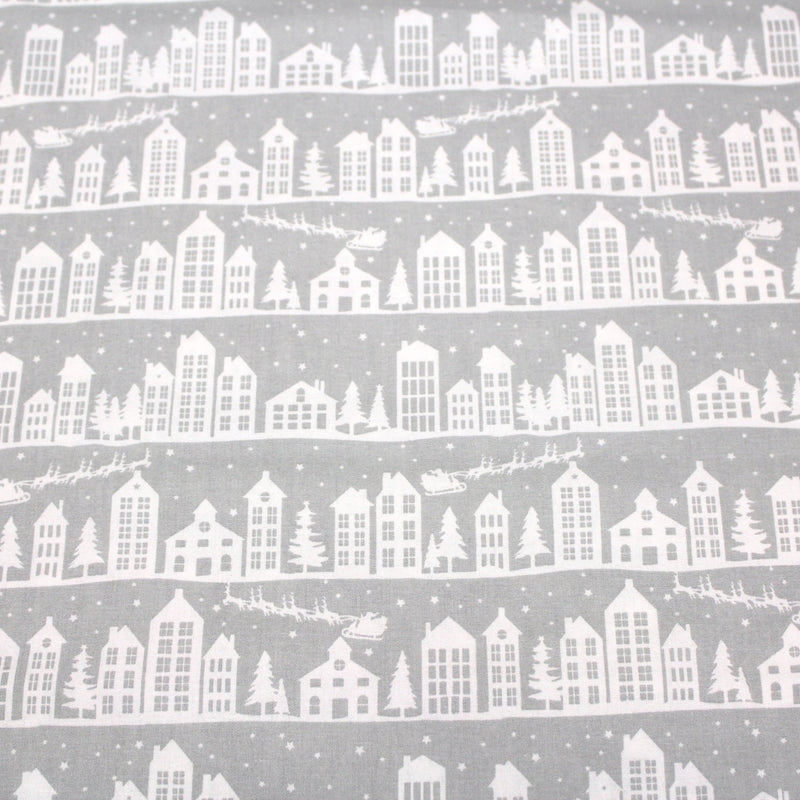 Tissu de coton de Noël scandinave aux maisons scandinaves blanches, fond gris - TissusPapi.com